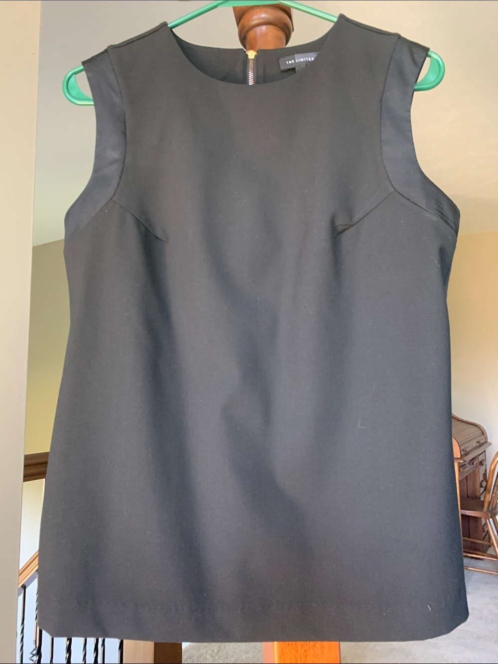 The Limited Black Sleeveless Shell size Small